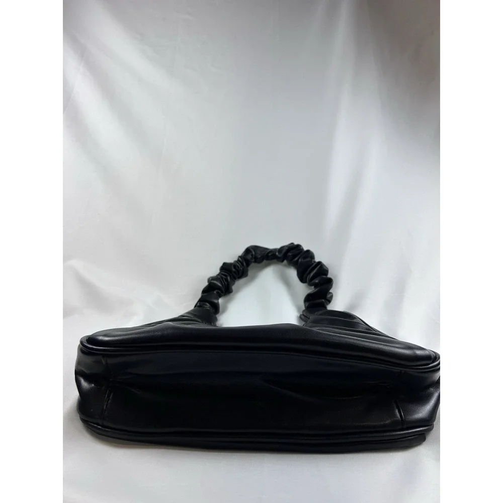 The Unbranded Brand black ruched